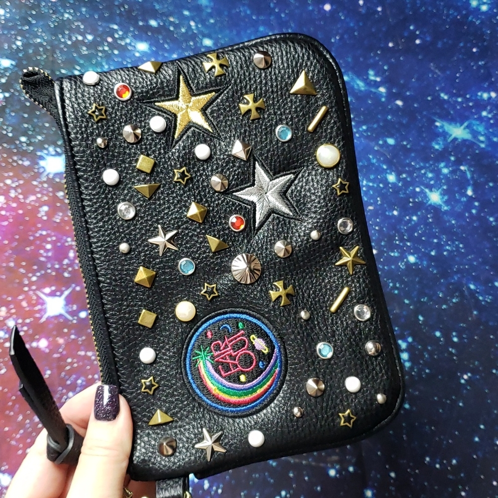 Steve Madden Far Out Wristlet
